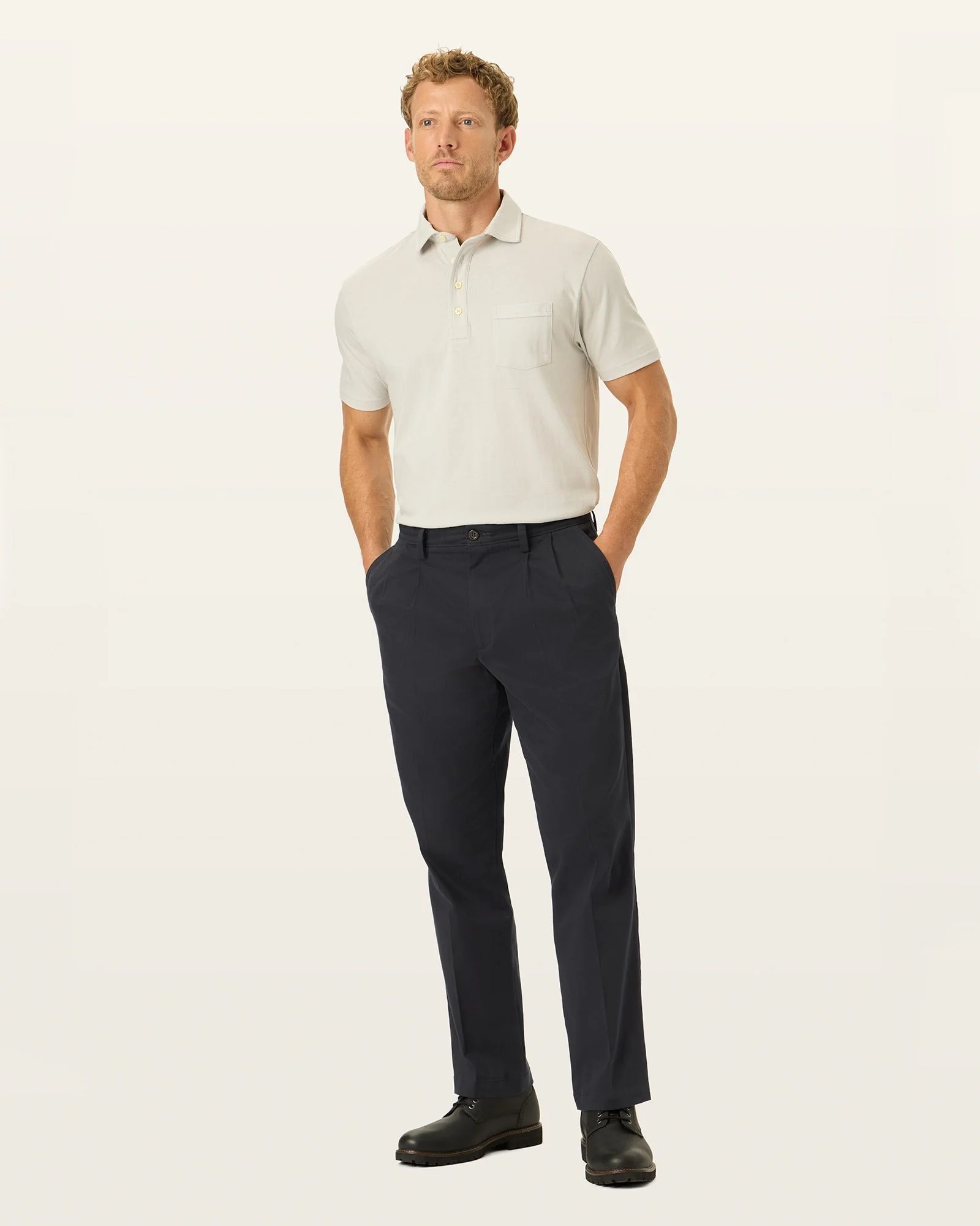 Easy Khakis. Pleated. Classic Fit