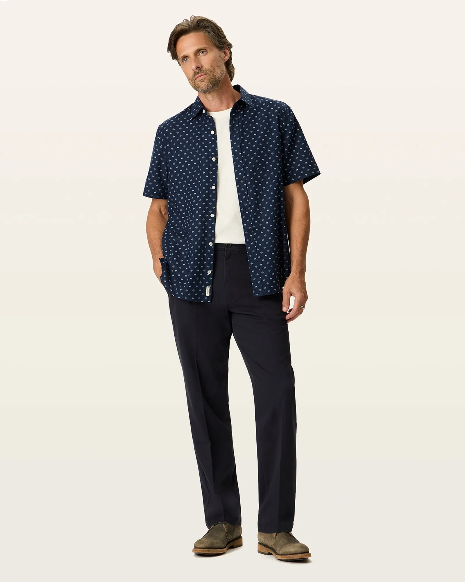 Easy Khakis. Classic Fit