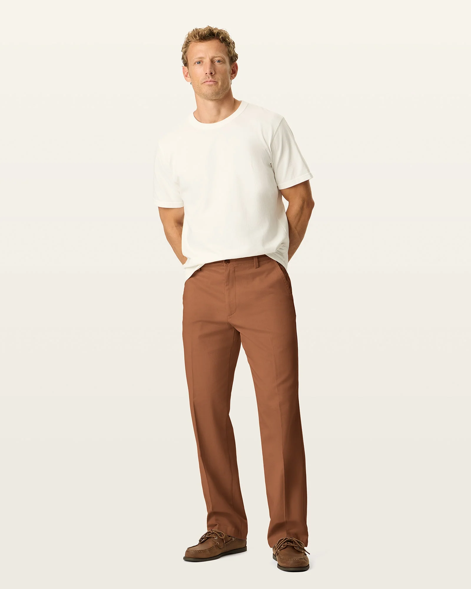 Easy Khakis. Classic Fit