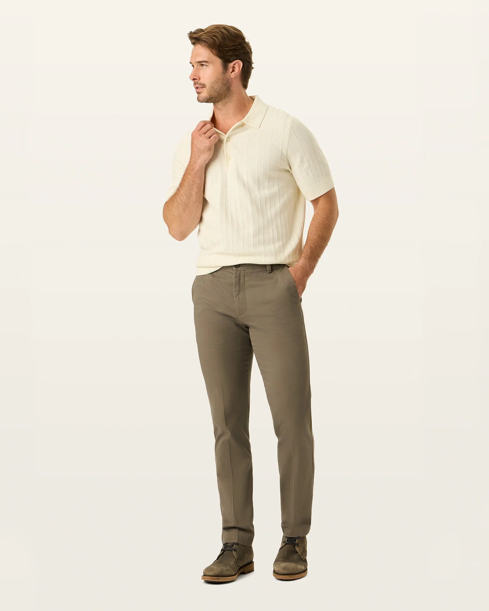 Easy Khakis. Slim Fit