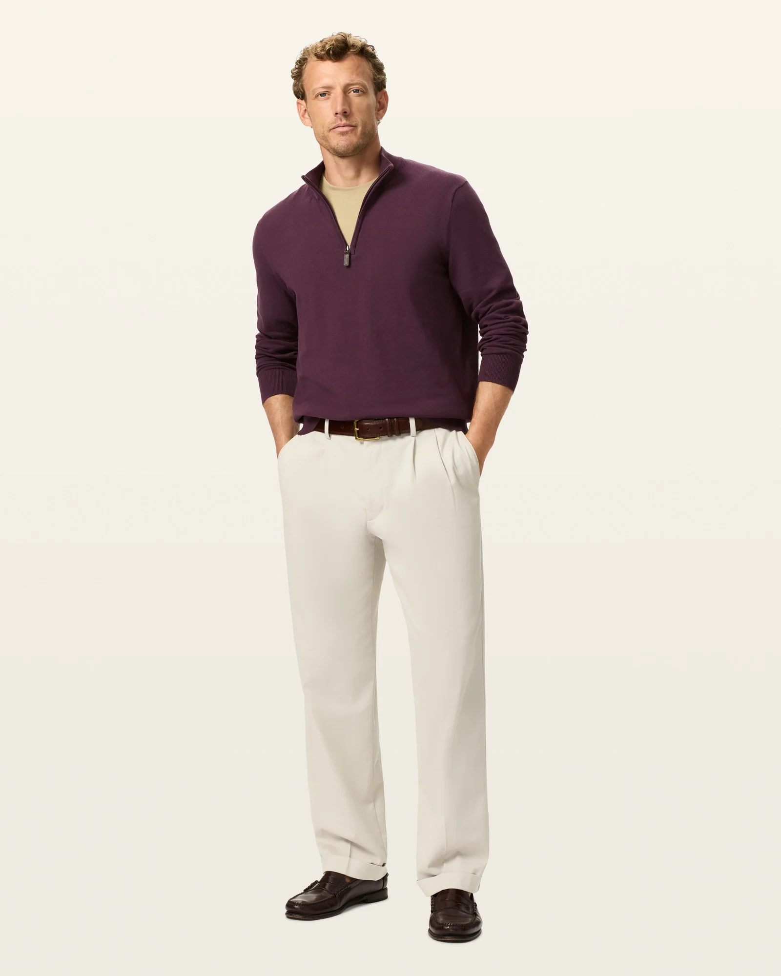 Comfort Khakis. Pleated. Relaxed Fit