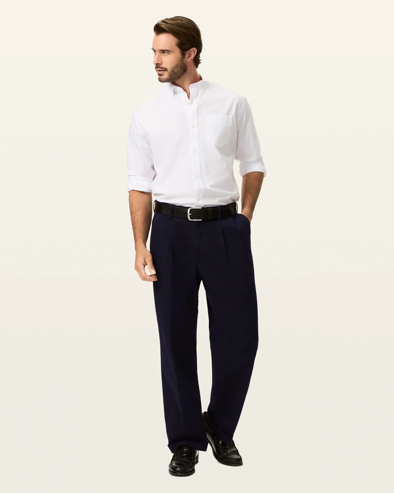 Comfort Khakis. Pleated. Relaxed Fit
