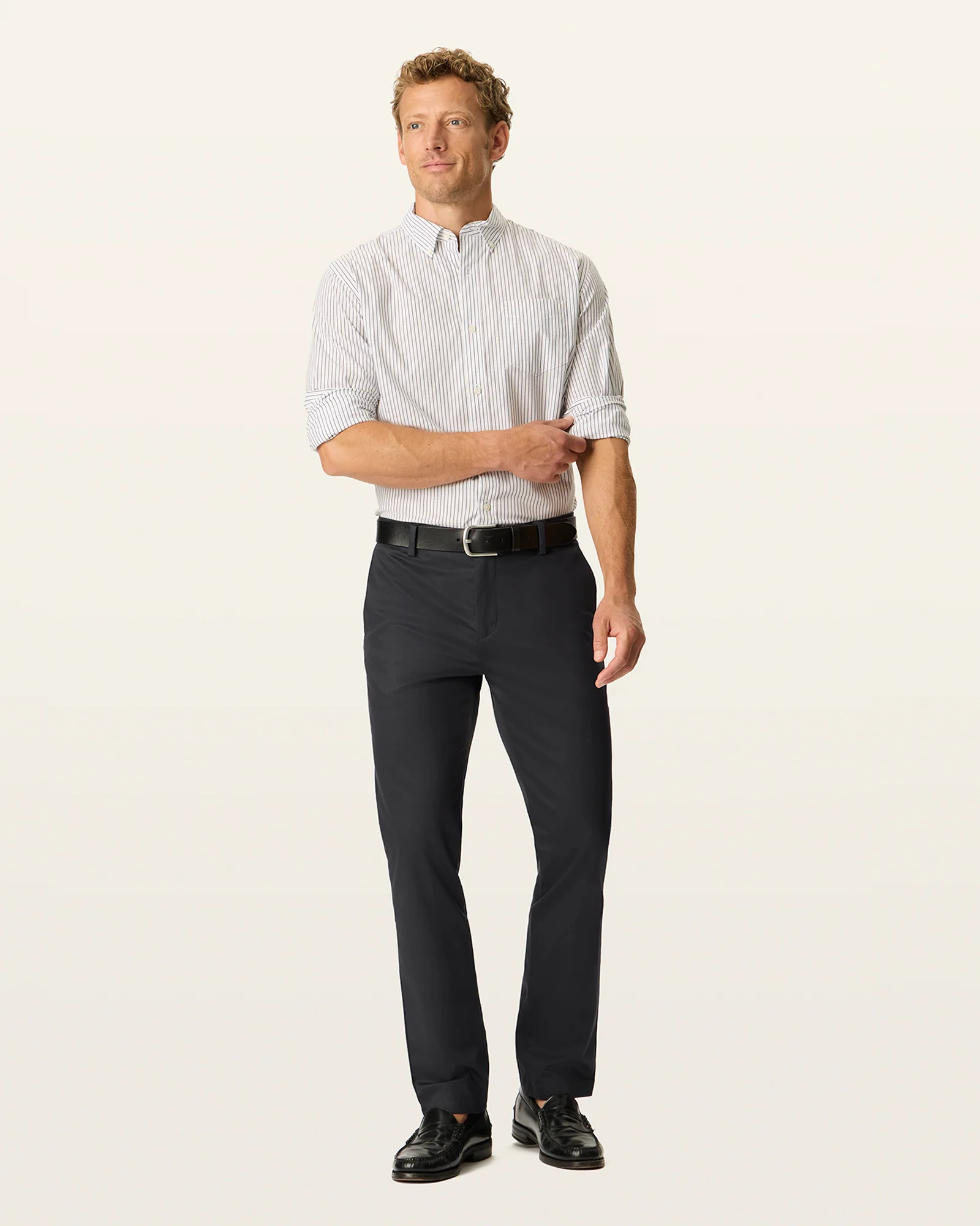 Signature Khakis. Slim Fit