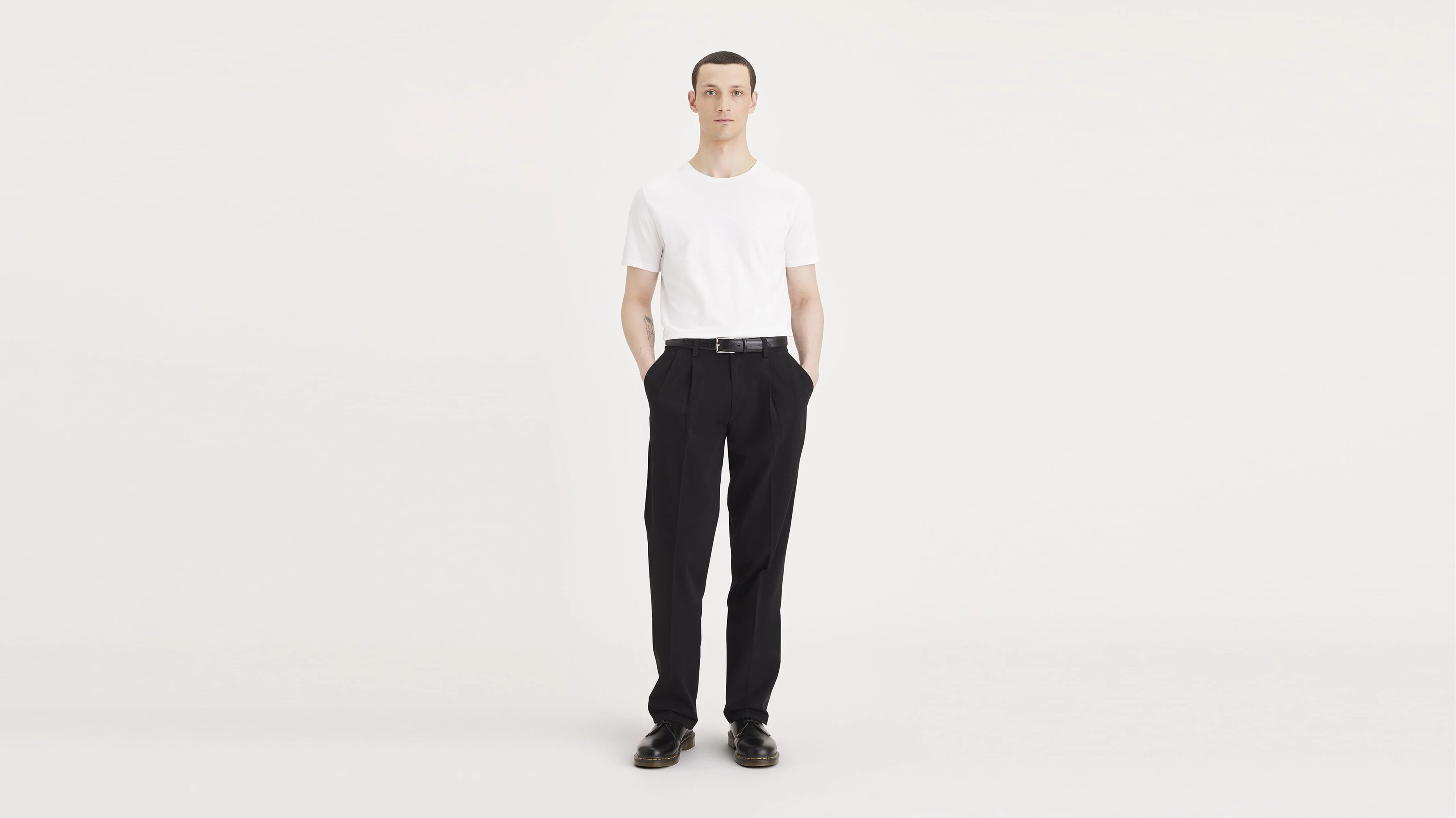 Easy Khakis. Pleated. Classic Fit (Big and Tall)