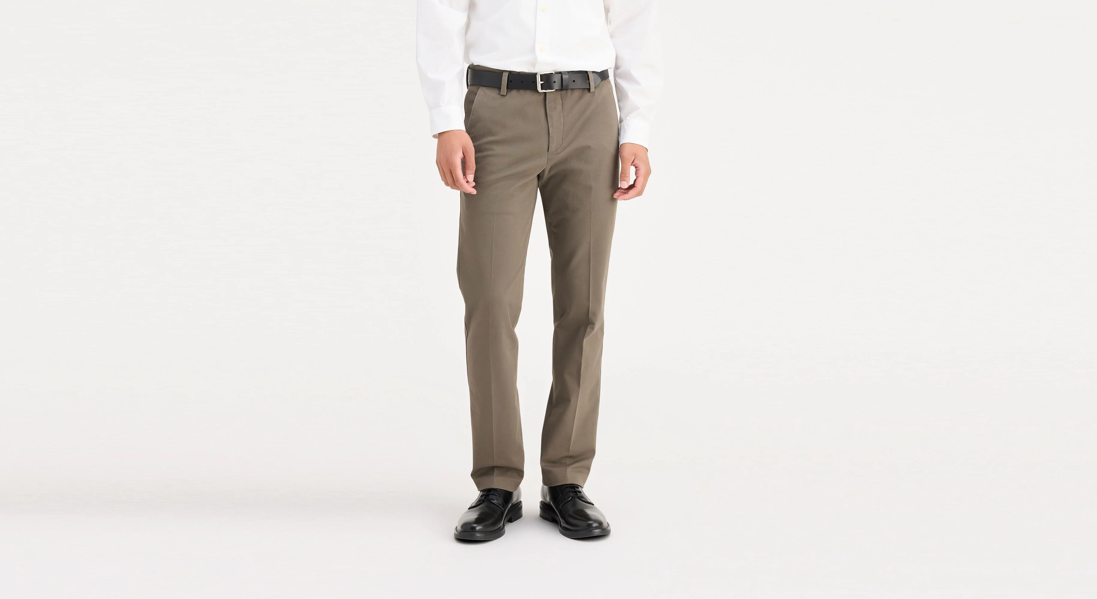 Workday Khakis. Slim Fit