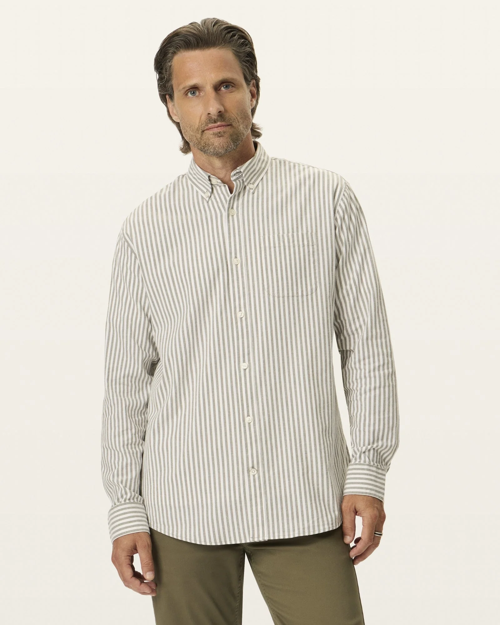 Essential Oxford Shirt. Classic Fit